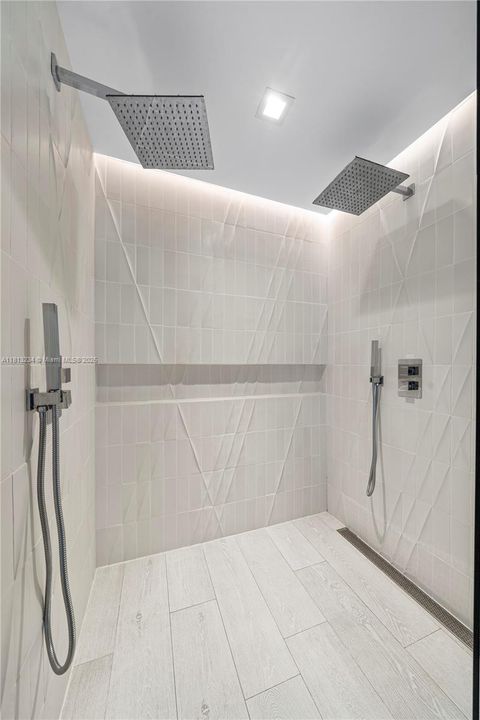 Recently Sold: $1,150,000 (1 beds, 2 baths, 940 Square Feet)