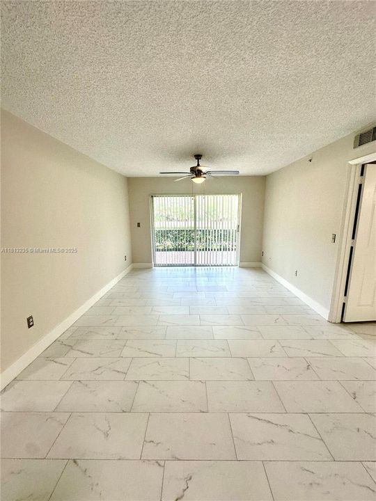 Living Room/Dining Area