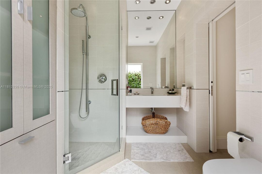 The Best in Finishes & Fixtures