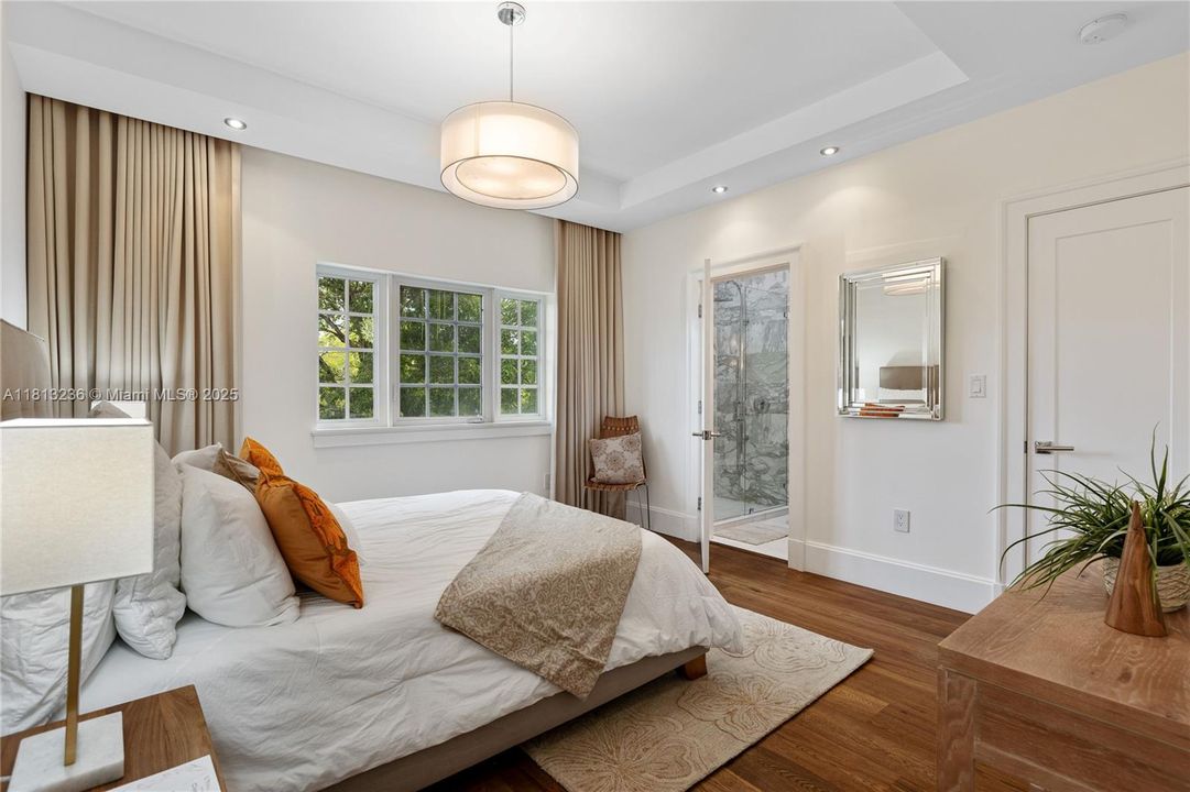 Guest Suite w/ Miami Beach Golf Course View