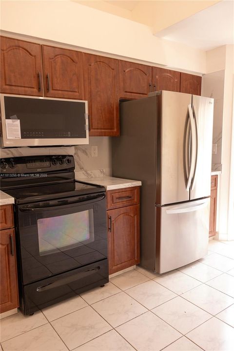 Vendido Recientemente: $440,000 (3 camas, 2 baños, 1449 Pies cuadrados)