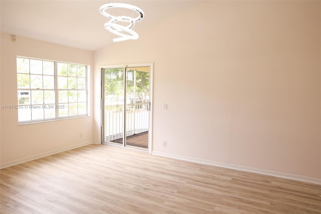 Vendido Recientemente: $440,000 (3 camas, 2 baños, 1449 Pies cuadrados)