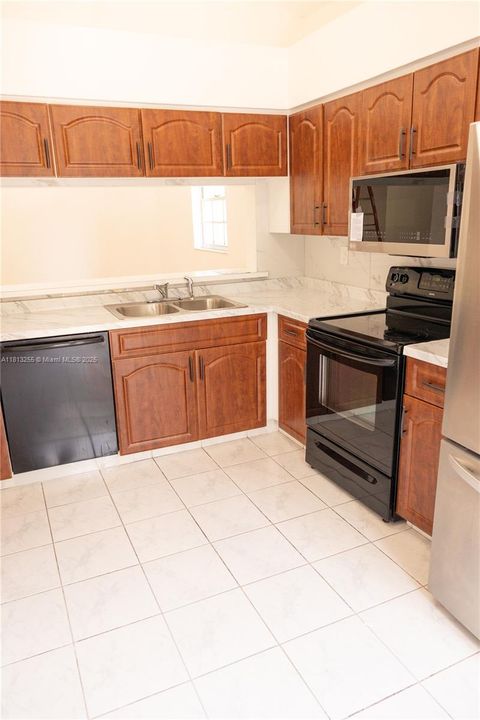 Vendido Recientemente: $440,000 (3 camas, 2 baños, 1449 Pies cuadrados)