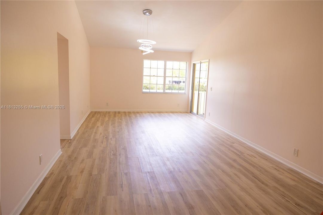 Vendido Recientemente: $440,000 (3 camas, 2 baños, 1449 Pies cuadrados)