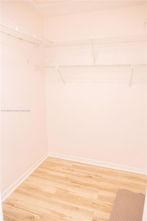 Vendido Recientemente: $440,000 (3 camas, 2 baños, 1449 Pies cuadrados)