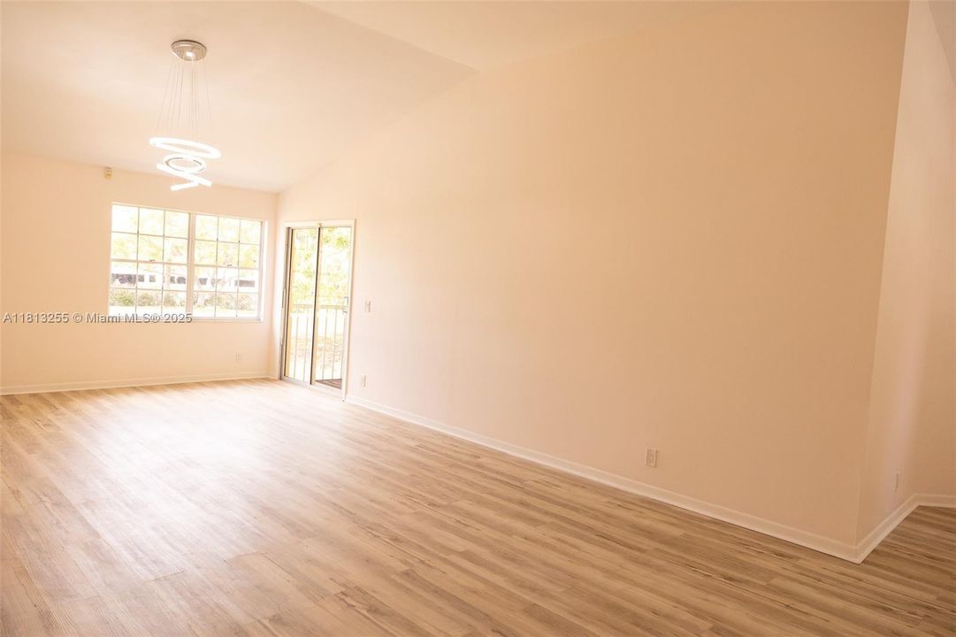 Vendido Recientemente: $440,000 (3 camas, 2 baños, 1449 Pies cuadrados)