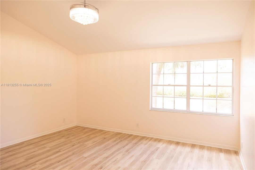 Vendido Recientemente: $440,000 (3 camas, 2 baños, 1449 Pies cuadrados)