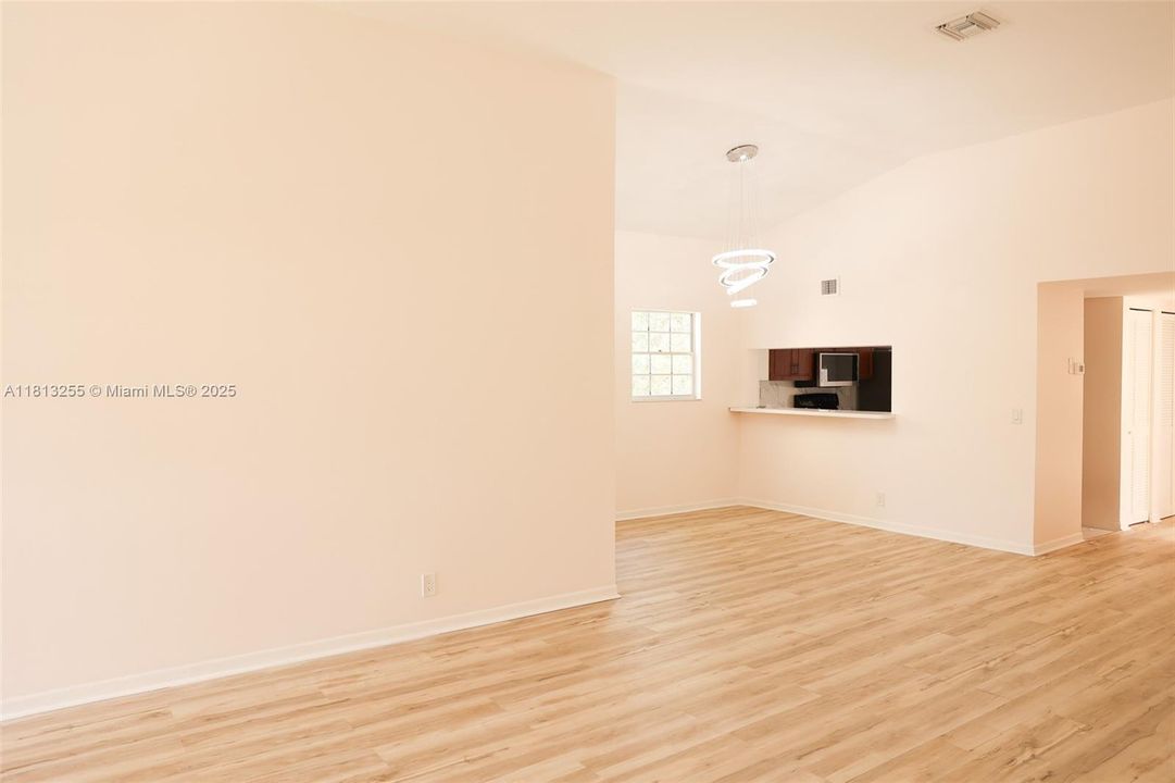 Vendido Recientemente: $440,000 (3 camas, 2 baños, 1449 Pies cuadrados)