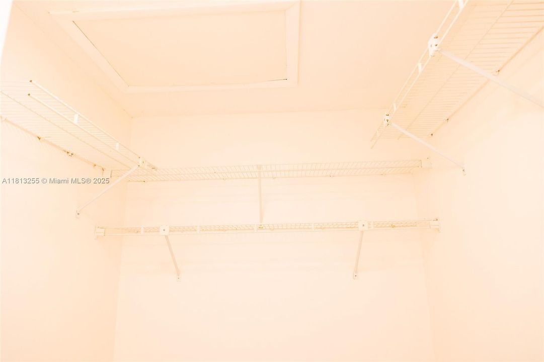 Vendido Recientemente: $440,000 (3 camas, 2 baños, 1449 Pies cuadrados)