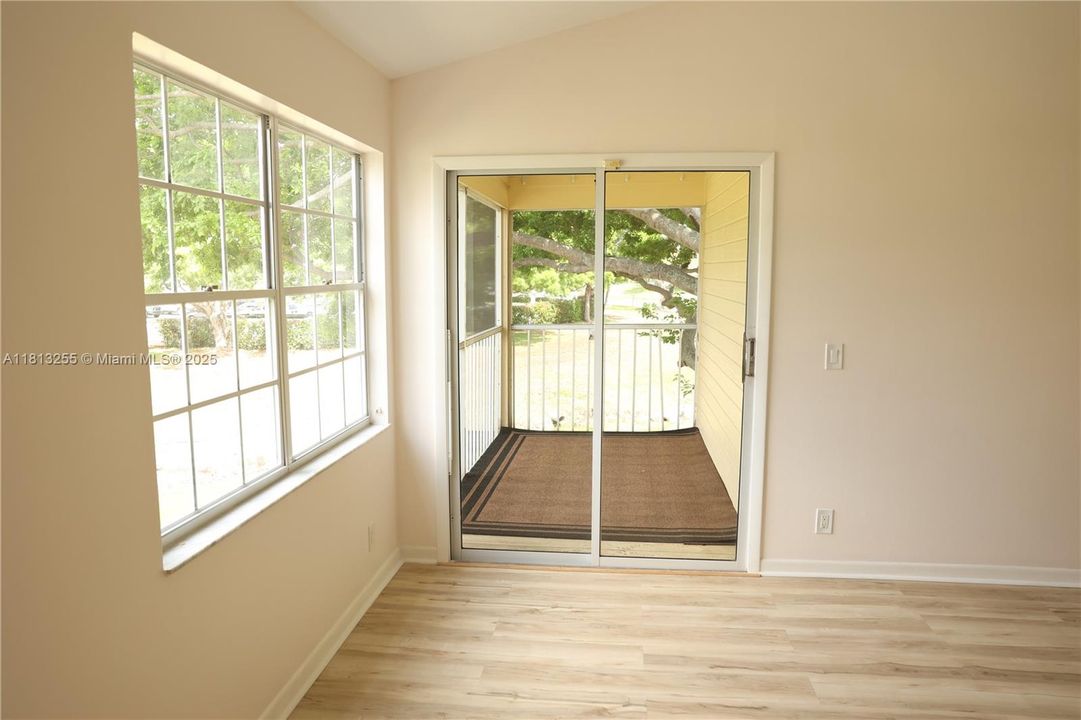 Vendido Recientemente: $440,000 (3 camas, 2 baños, 1449 Pies cuadrados)