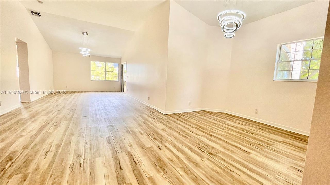 Vendido Recientemente: $440,000 (3 camas, 2 baños, 1449 Pies cuadrados)