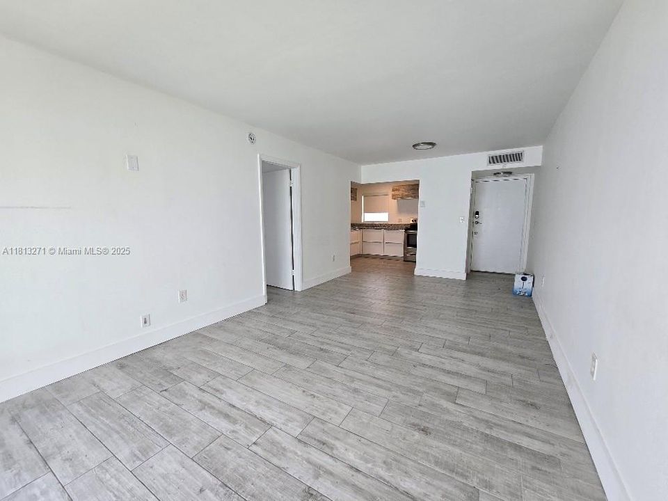 最近租的: $1,900 (1 贝兹, 1 浴室, 628 平方英尺)