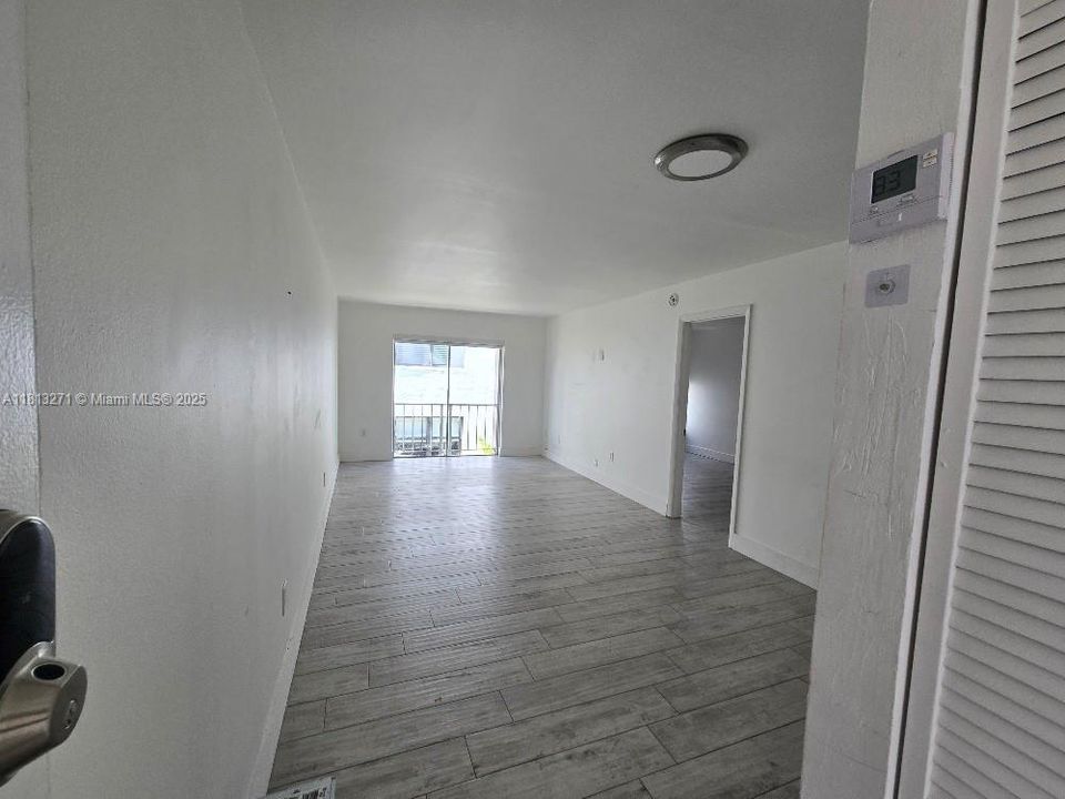 最近租的: $1,900 (1 贝兹, 1 浴室, 628 平方英尺)