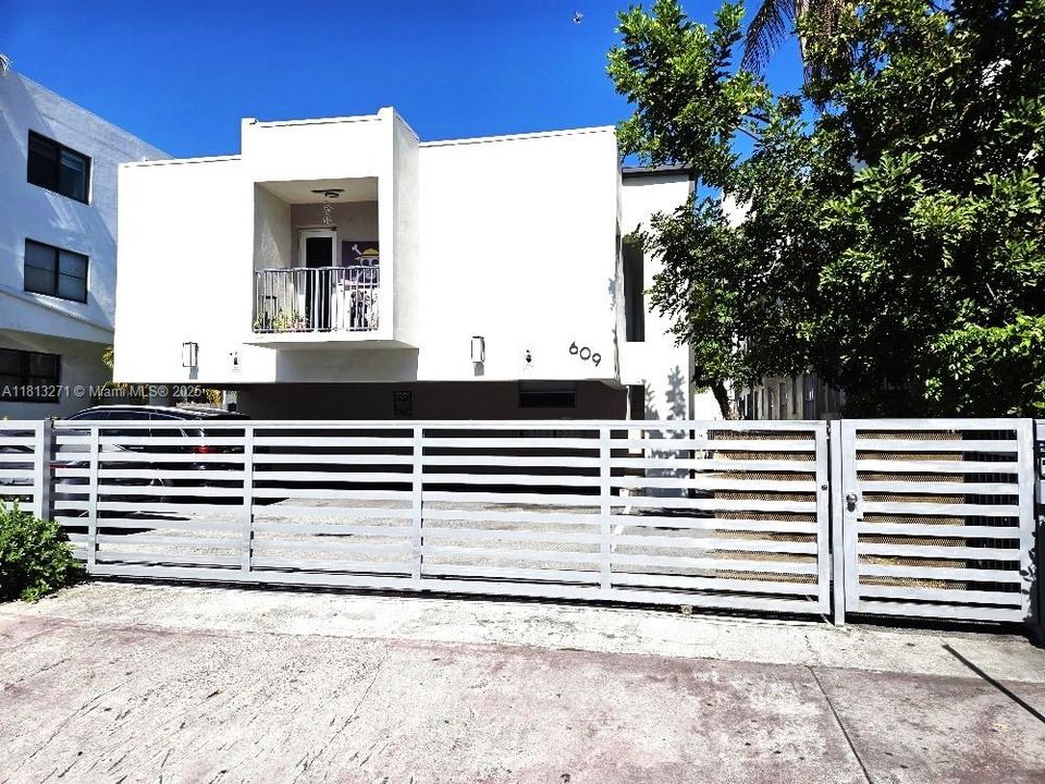 最近租的: $1,900 (1 贝兹, 1 浴室, 628 平方英尺)