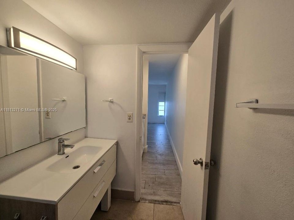 最近租的: $1,900 (1 贝兹, 1 浴室, 628 平方英尺)