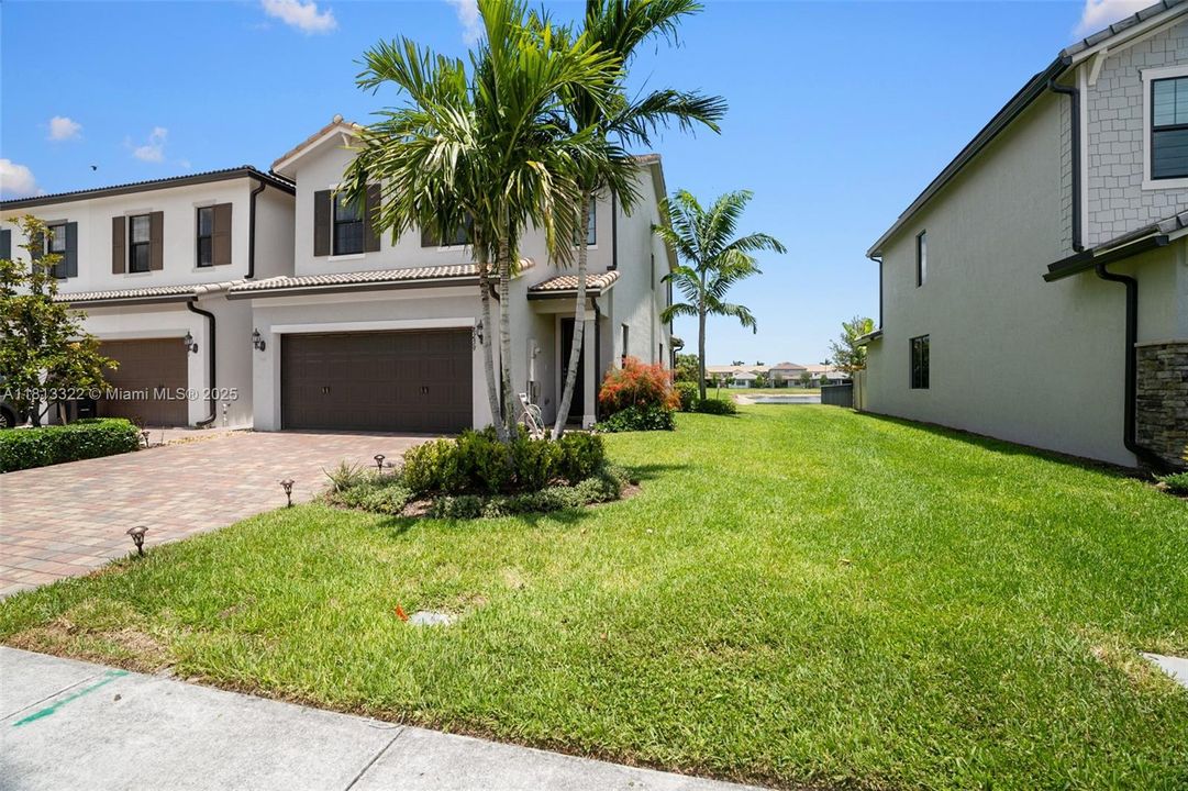 Недавно арендовано: $3,600 (3 спален, 2 ванн, 1895 Квадратных фут)