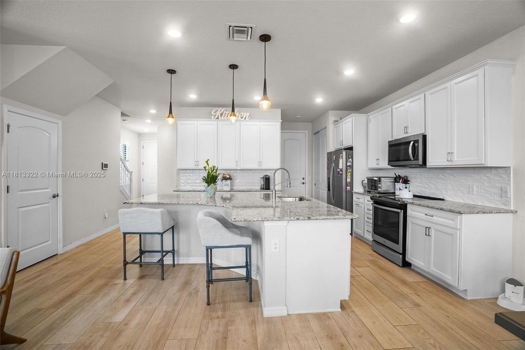 Недавно арендовано: $3,600 (3 спален, 2 ванн, 1895 Квадратных фут)