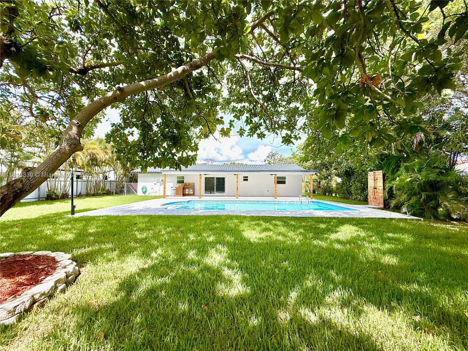 Vendido Recientemente: $995,000 (4 camas, 2 baños, 1480 Pies cuadrados)