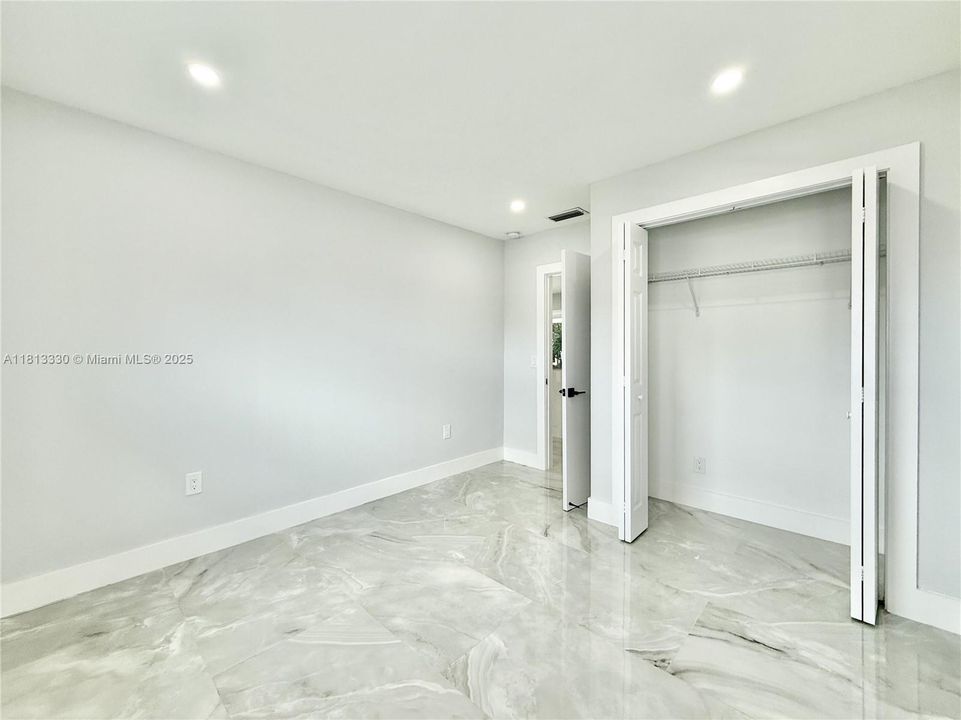 Vendido Recientemente: $995,000 (4 camas, 2 baños, 1480 Pies cuadrados)