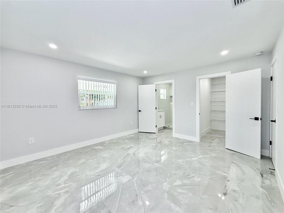 Vendido Recientemente: $995,000 (4 camas, 2 baños, 1480 Pies cuadrados)