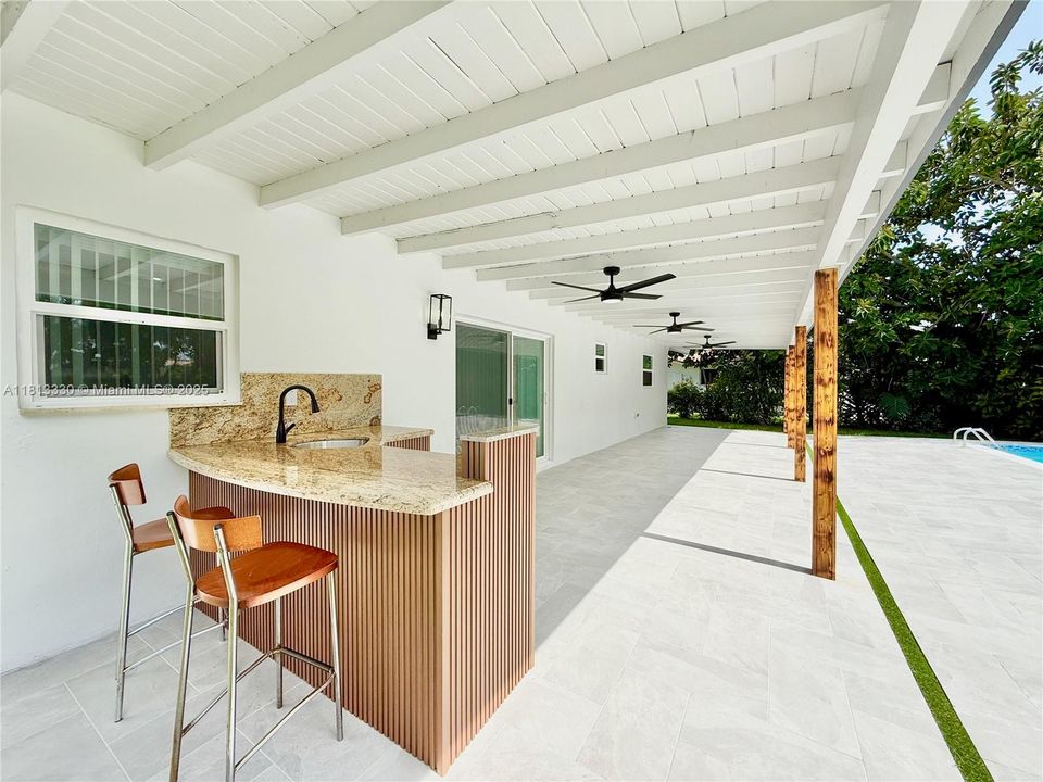 Vendido Recientemente: $995,000 (4 camas, 2 baños, 1480 Pies cuadrados)