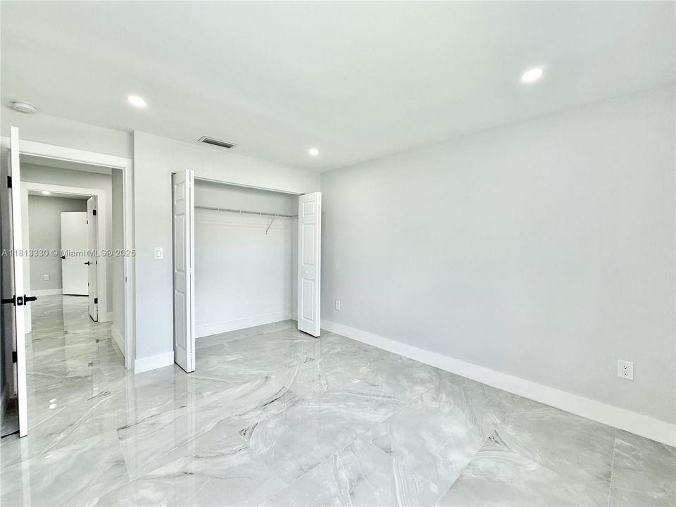 Vendido Recientemente: $995,000 (4 camas, 2 baños, 1480 Pies cuadrados)