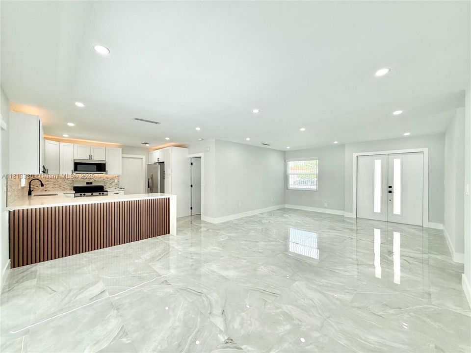 Vendido Recientemente: $995,000 (4 camas, 2 baños, 1480 Pies cuadrados)