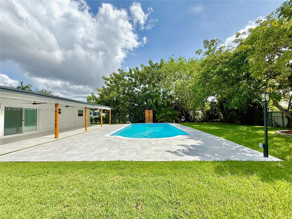 Vendido Recientemente: $995,000 (4 camas, 2 baños, 1480 Pies cuadrados)