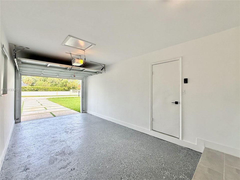 Vendido Recientemente: $995,000 (4 camas, 2 baños, 1480 Pies cuadrados)