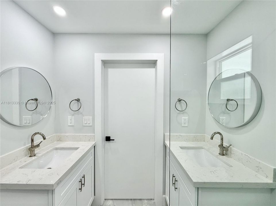 Vendido Recientemente: $995,000 (4 camas, 2 baños, 1480 Pies cuadrados)