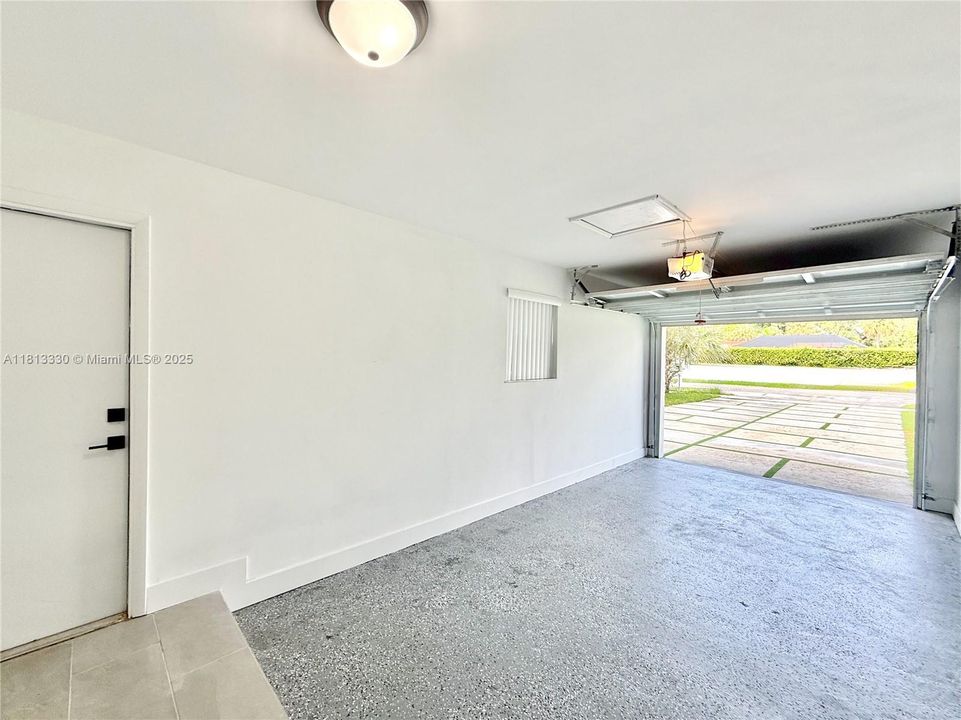 Vendido Recientemente: $995,000 (4 camas, 2 baños, 1480 Pies cuadrados)