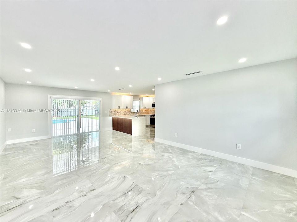 Vendido Recientemente: $995,000 (4 camas, 2 baños, 1480 Pies cuadrados)