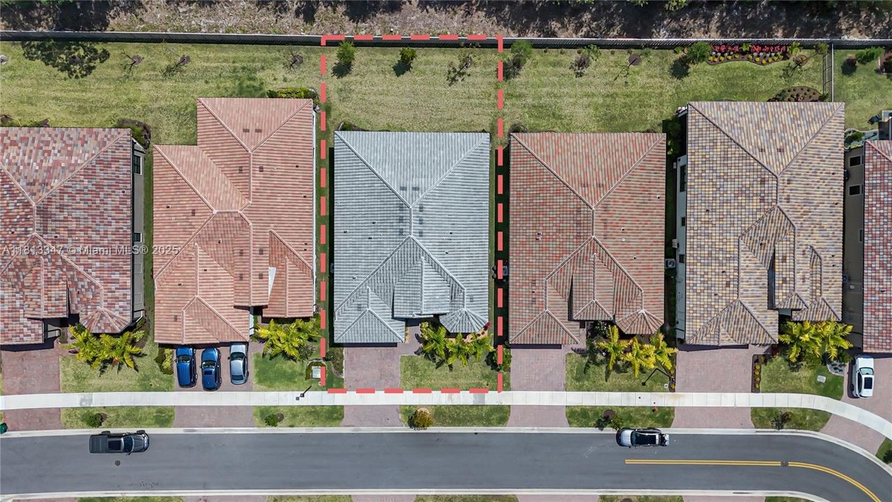 Activo con contrato: $1,025,000 (3 camas, 2 baños, 2545 Pies cuadrados)