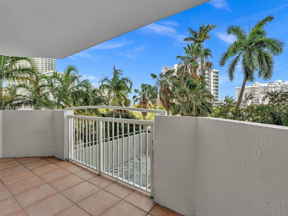 Recently Sold: $525,000 (2 beds, 2 baths, 870 Square Feet)