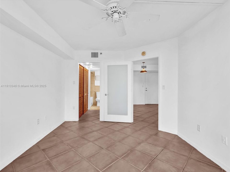 Recently Sold: $525,000 (2 beds, 2 baths, 870 Square Feet)