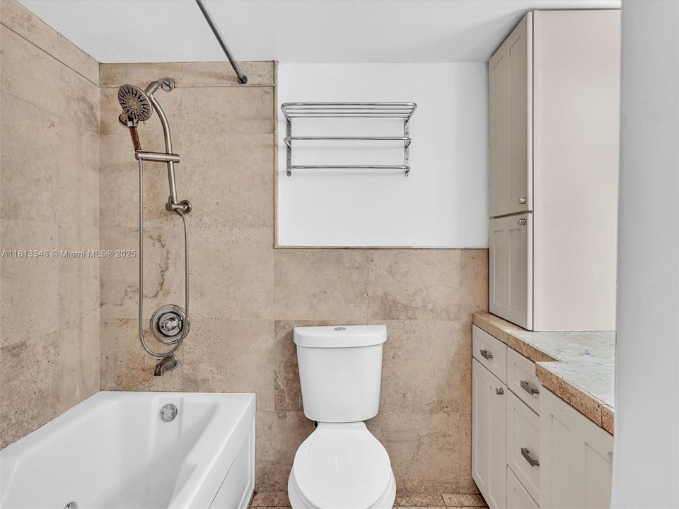 Recently Sold: $525,000 (2 beds, 2 baths, 870 Square Feet)