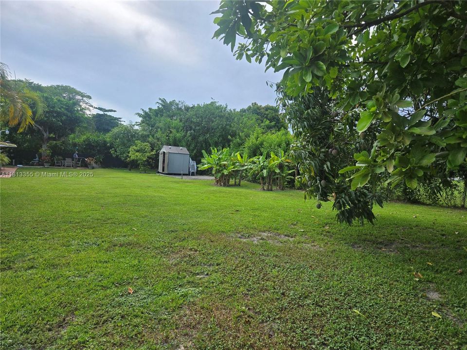 Под контрактом: $1,780,000 (2 спален, 1 ванн, 1949 Квадратных фут)