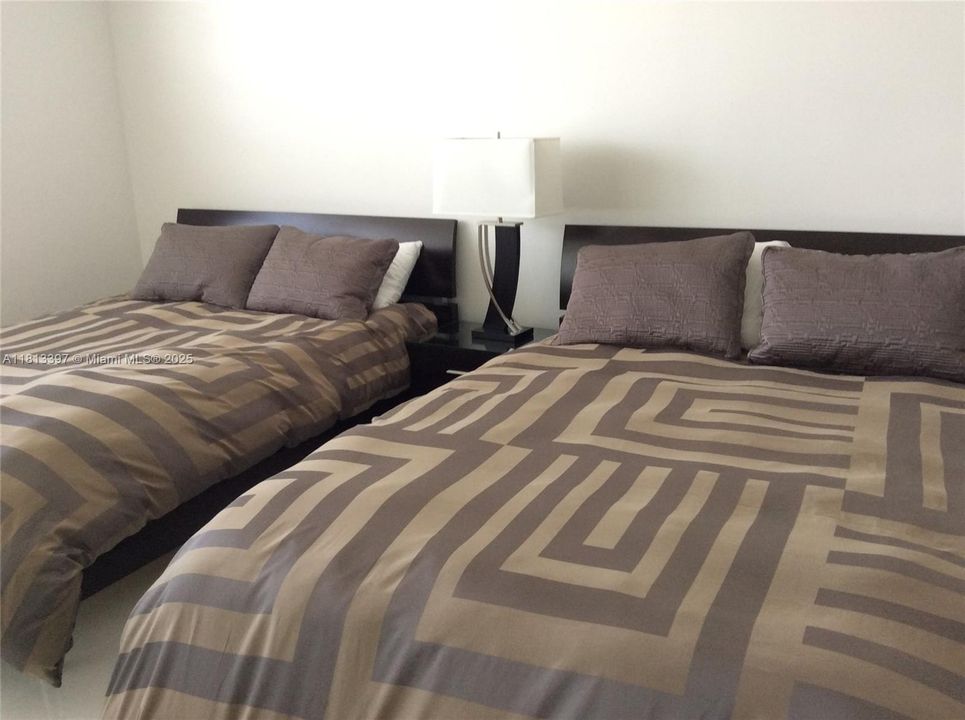 待售: $690,000 (2 贝兹, 2 浴室, 1190 平方英尺)