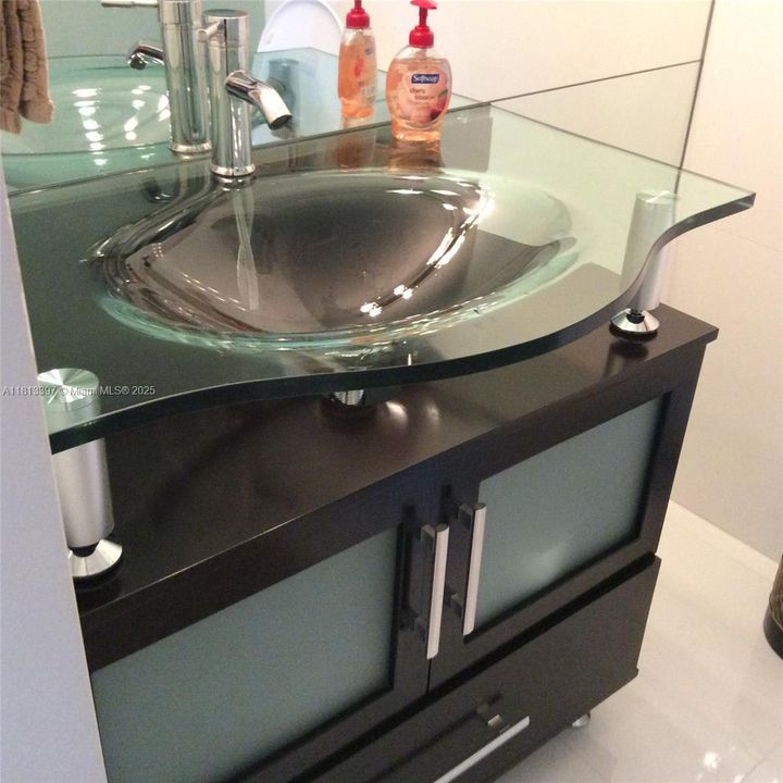 待售: $690,000 (2 贝兹, 2 浴室, 1190 平方英尺)