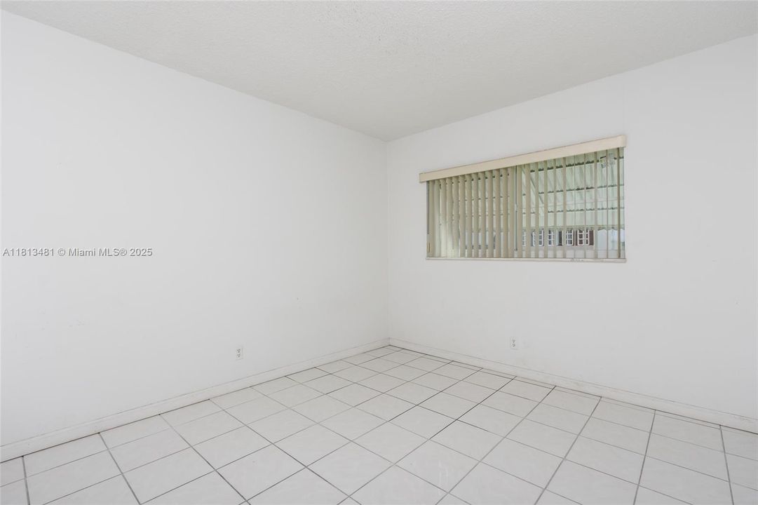Recently Sold: $150,000 (2 beds, 2 baths, 899 Square Feet)
