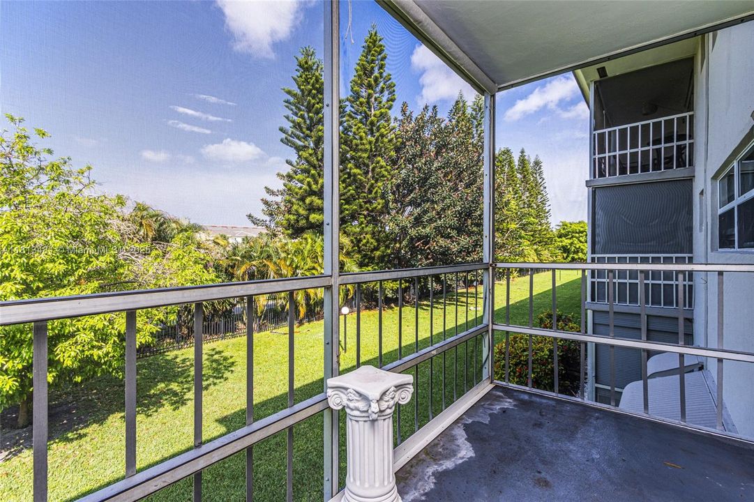 Recently Sold: $150,000 (2 beds, 2 baths, 899 Square Feet)