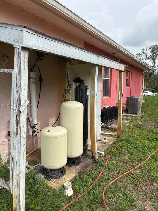 For Sale: $549,000 (3 beds, 2 baths, 1764 Square Feet)