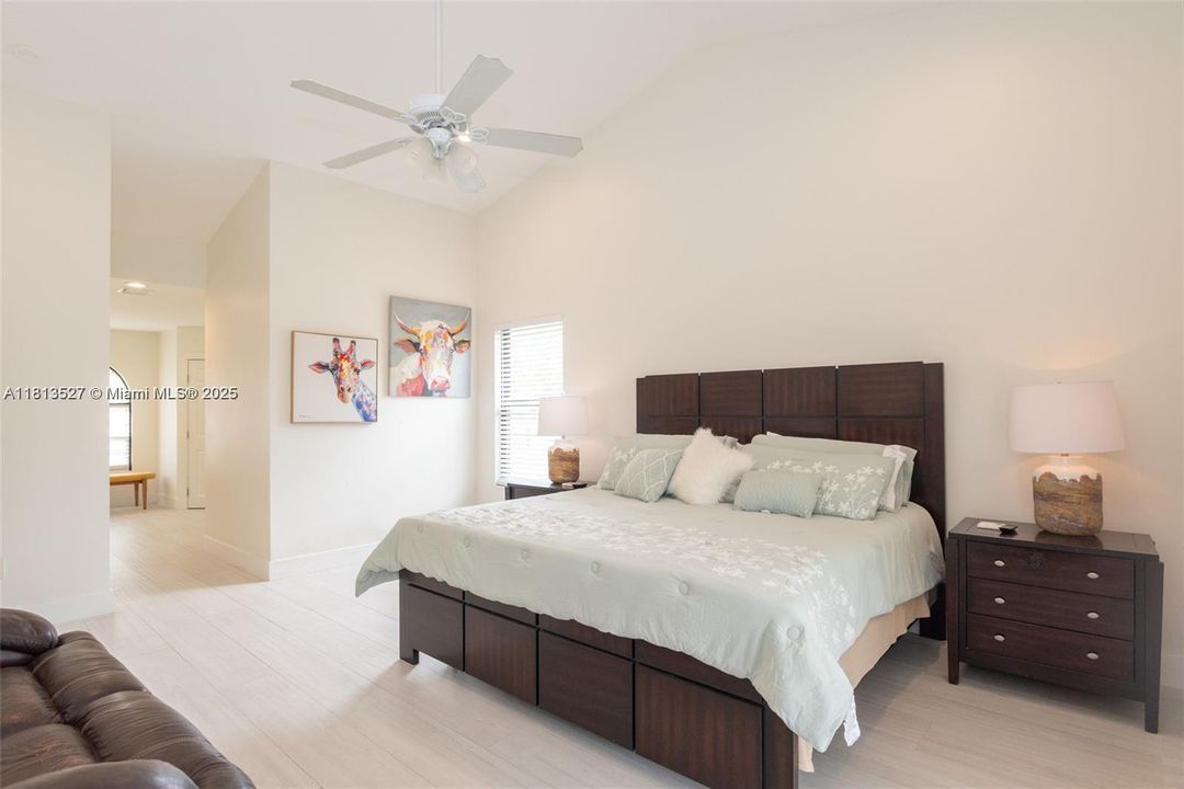 最近租的: $4,400 (3 贝兹, 2 浴室, 2652 平方英尺)