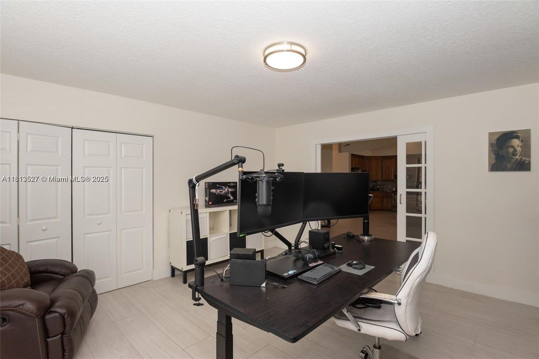 最近租的: $4,400 (3 贝兹, 2 浴室, 2652 平方英尺)