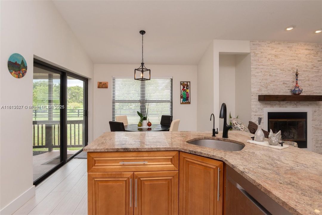 最近租的: $4,400 (3 贝兹, 2 浴室, 2652 平方英尺)