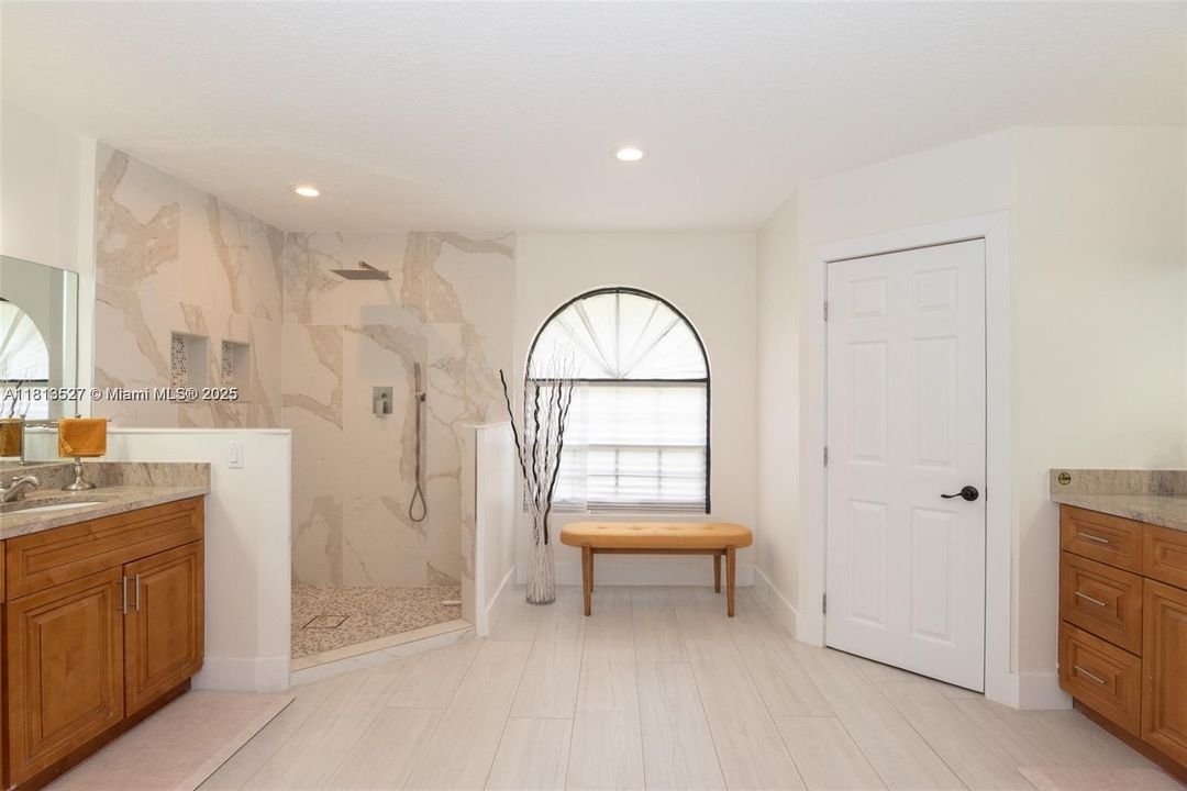 最近租的: $4,400 (3 贝兹, 2 浴室, 2652 平方英尺)