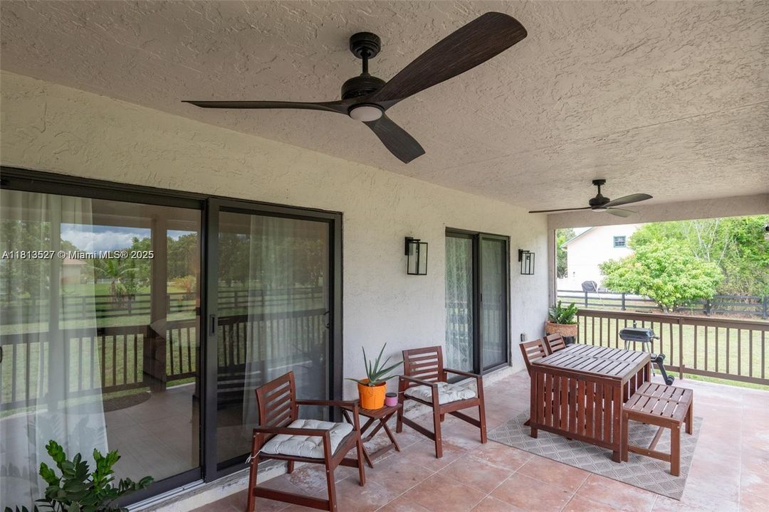 最近租的: $4,400 (3 贝兹, 2 浴室, 2652 平方英尺)