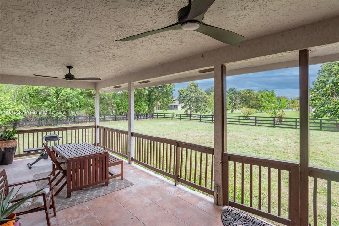 最近租的: $4,400 (3 贝兹, 2 浴室, 2652 平方英尺)