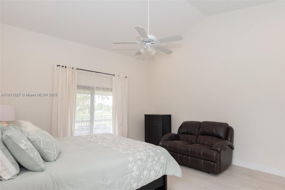 最近租的: $4,400 (3 贝兹, 2 浴室, 2652 平方英尺)