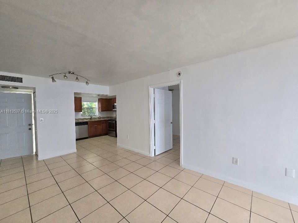 最近租的: $1,995 (1 贝兹, 1 浴室, 628 平方英尺)